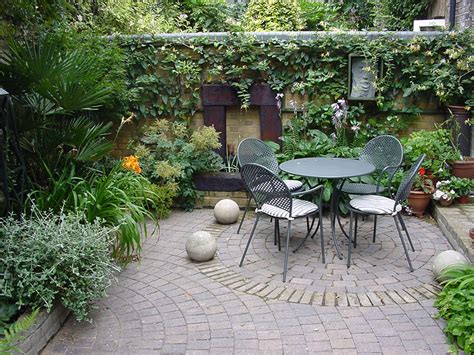 French Courtyard Garden Ideas