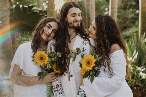 Polyamorous Throuple Get Hitched And Share Everything From Bed To