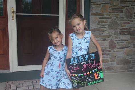 Sadie And Ryans Blog Abbys First Day Of 2nd Grade