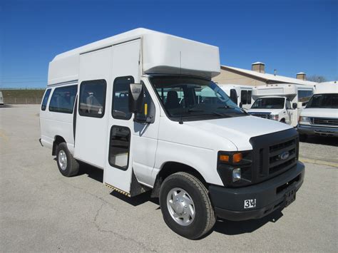 2009 E350 Ford 12 Passenger Van