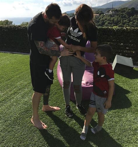 Messi Y Su Esposa Confirman Que Esperan Su Tercer Hijo