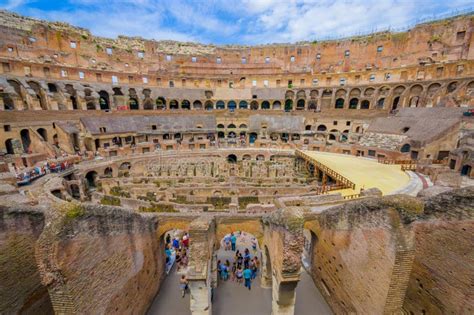 Rome Italy June 13 2015 Tourists Visiting The Roman Coliseum