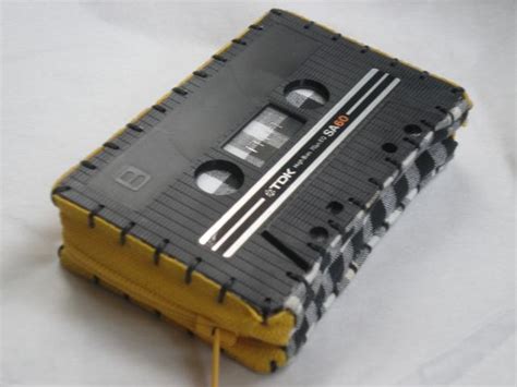 Upcycle Junk Upcycle Decor Cassette Tape Crafts Diy Bag Designs Diy