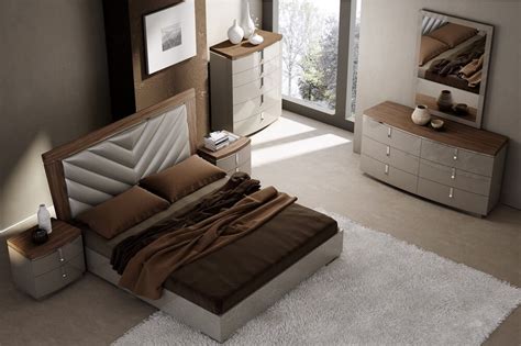 Walnut Bedroom Set Gilbert Modern Grey Walnut Bedroom Set By Venini