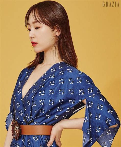 Seo Hyun Jin Is A Muse For Estee Lauder In November Grazia Couch Kimchi Korean Actresses