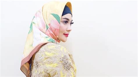 Azka aulia merupakan rangkaian nama anak wanita cantik dalam islam yang memiliki arti bersih dan penuh dengan cinta dalam kehidupannya. Arti Nama Indah I PosBunda