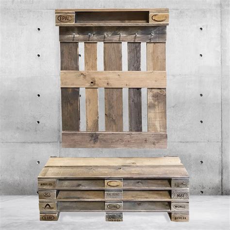 Andy und reik versuchen sich heute mal als baumeister, und zwar möchten die beiden für reiks wohnung eine garderobe aus einer palette bauen. Palettenmöbel: Garderoben-Set | Möbel aus paletten ...