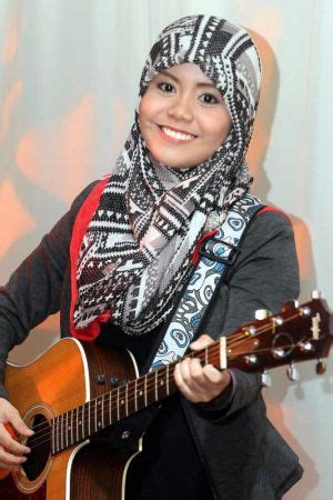 Kerja kursus pengajian am dilaksanakan pada semester 2, merupakan syarat wajib lulus kertas 900/4. Najwa Latif Terima Biasiswa Dilantik Duta UNITAR - Hiburan ...