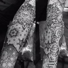 Les raisons pour lesquelles les personnes se font tatouer sont variées. 29 meilleures images du tableau Tatouage tibetain | Tatouage tibetain, Tatouage et Idées de ...
