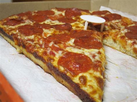 Review Little Caesars Pepperoni Deep Dish Pizza Brand Eating