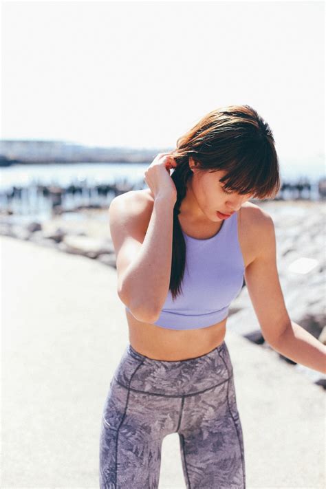 Feel Naked In The Nulux Fast Free Crop By Lululemon Natalie Off Duty