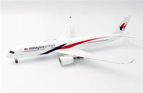 The airline primarily uses these planes on routes to london and tokyo from kuala lumpur. ScaleModelStore.com :: JC Wings 1:200 - LH2117A - Malaysia ...