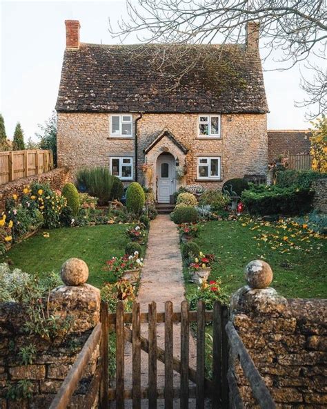 Stone Cottage In The Cotswolds England Cozyplaces Dream Cottage