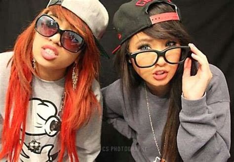 swag obey so gorgeous girls in snapbacks swag style my style girl s swag best friends for