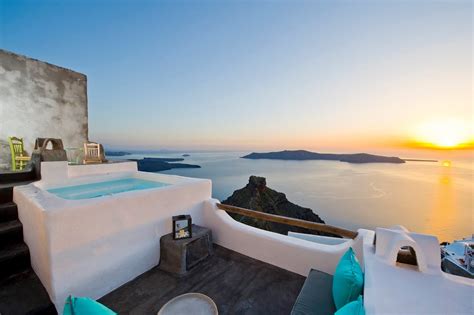 Perched On The World Famous Caldera Cliff The Unique Location Of Sophia Luxury Suites Offers
