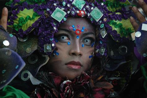 Their hair is dark and thin, and they are shorter than the average person. Carnival Model (With images) | Pictures of people, Human ...
