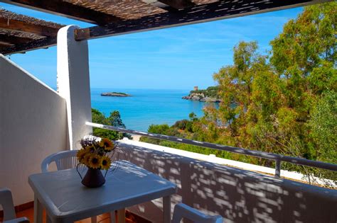 Salone con angolo cottura 2 bagni di cui uno di servizio. Appartamento vacanze Cilento sul mare: Residence Macinelle ...