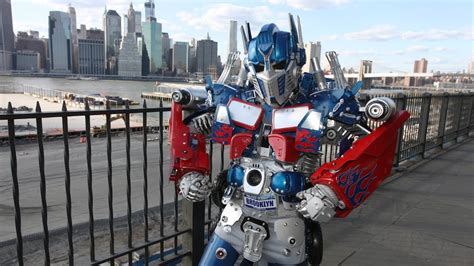 New York39s Real Life Transformer Robot Youtube