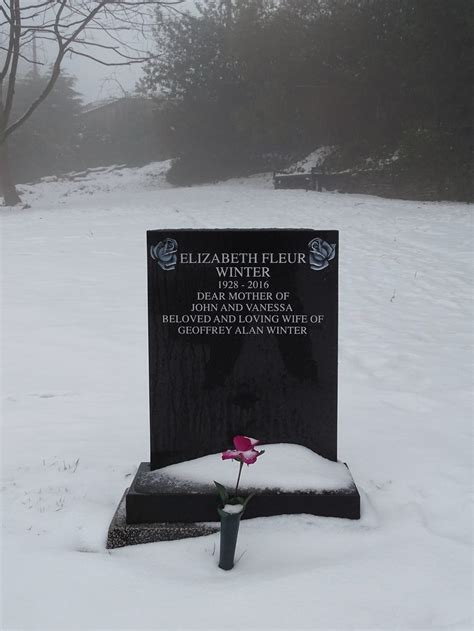 Winter Grave © Neil Theasby Cc By Sa20 Geograph Britain And Ireland
