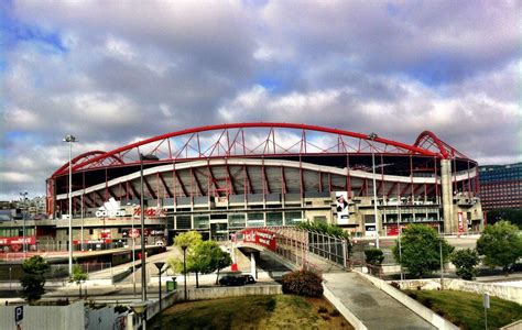 Первое рождение estádio da luz приходится на 1954 год, когда он был построен взамен campo grande и стал домашним стадионом лиссабонской «бенфики». Лиссабон - Стадион «Жозе Алваладе» | Турнавигатор