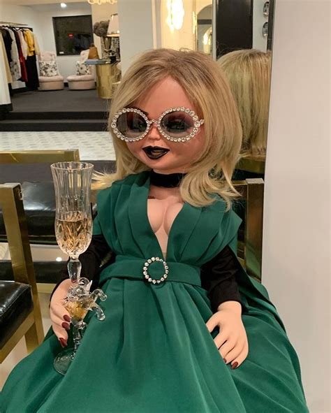 Jennifer Tilly En Instagram “tiffany Likes To Hang Out In Sutton’s Glamorous New Shop She