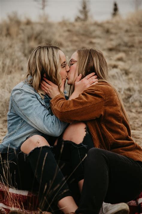 Lgbtq Couple Boise Photographer Lesbian Couples Photography Cute