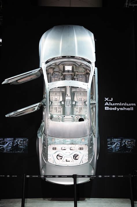 Jaguar Xj Aluminum Bodyshell A Nude Jaguar In All Its Alum Flickr
