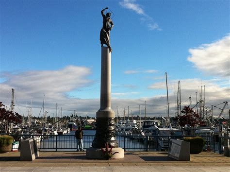 Seattle Fishermens Memorial Salty Dog Boating News Commercial