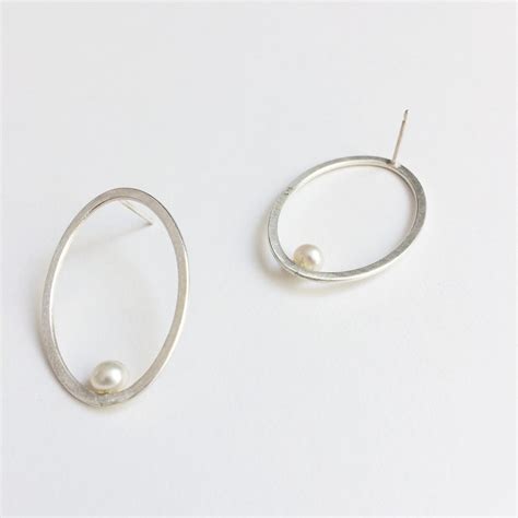 Minimal Geometric Pearl Earrings Oval Sterling Silver Stud Earrings
