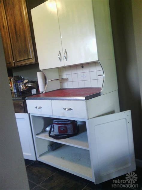 In this review we want to show you kitchen cabinet with hutch. Rare vintage Youngstown Kitchens metal hutch - Retro ...