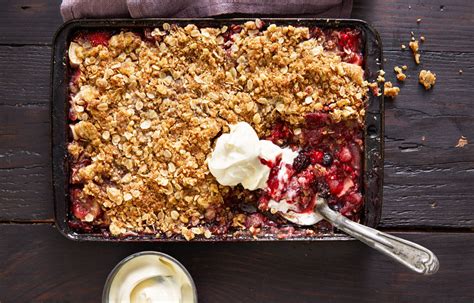 Apple Berry Crumble Recipe Recipe Better Homes And Gardens