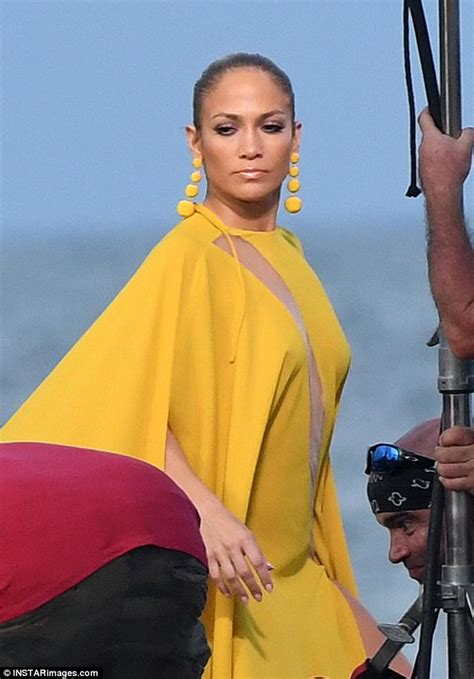 Jennifer Lopez No Undies In Yellow Gown For Music Video Daily Mail Online