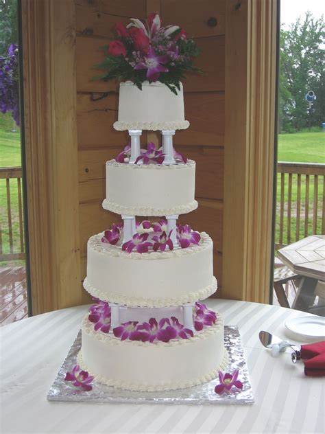 2 Tier Wedding Cake With Pillars Donna Milburn Torta Nuziale