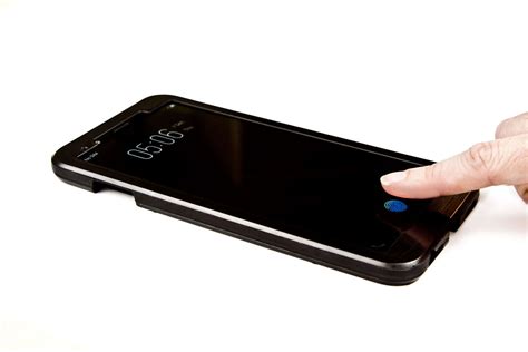 Synaptics Massproducerar Clear Id Fs9500 Kan Läsa Fingeravtryck Bakom