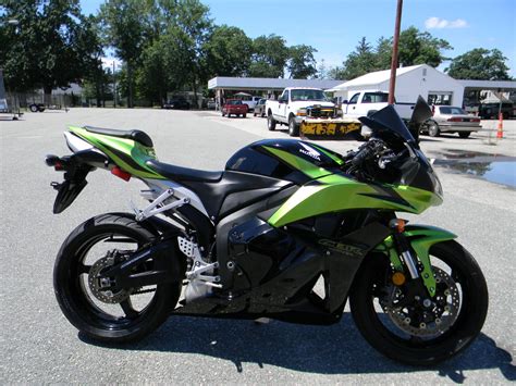 In 2009, the rr became the first sports bike to have an automatic braking system, abs. 2009 Honda CBR600RR For Sale Springfield, MA : 53101