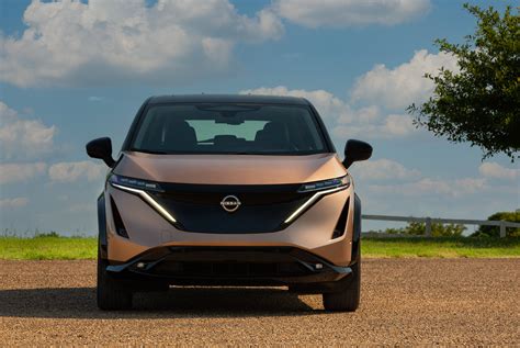 Nissan Tiptoes Into The Electric Car Future Ev News Hubb