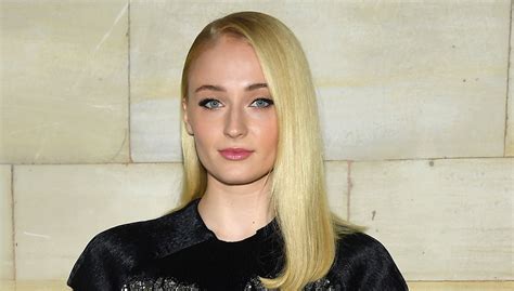 Sophie Turner Clarifies Who Exactly She Told The ‘game Of Thrones