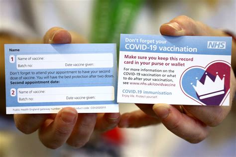Maar landen mogen zelf eisen stellen aan het vaccinatiebewijs. Vietnam Open The Border For Covid-19 Vaccination ...