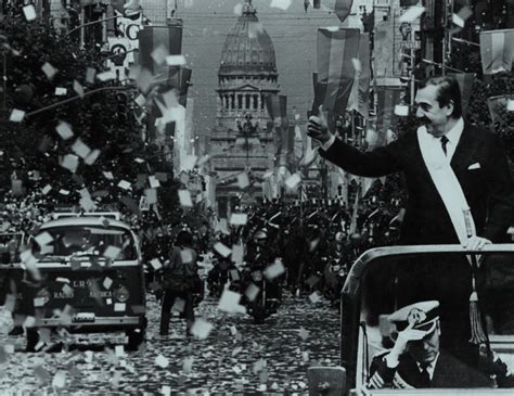 10 De Diciembre De 1983 Retorno De La Democracia Asume Raúl Alfonsín