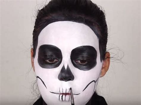 Maybe you would like to learn more about one of these? Halloween 2016: How to apply make-up to look like THIS ...