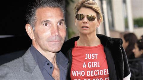 lori loughlin and husband plead not guilty in college admissions scandal the blast