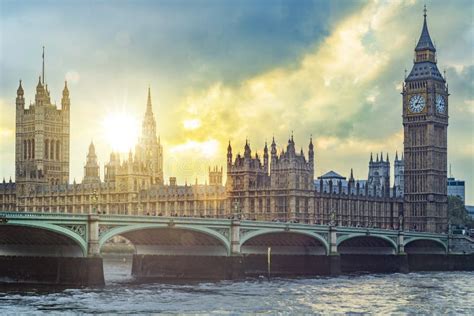 Big Ben Y Palacio De Westminster En Londres Imagen De Archivo Imagen