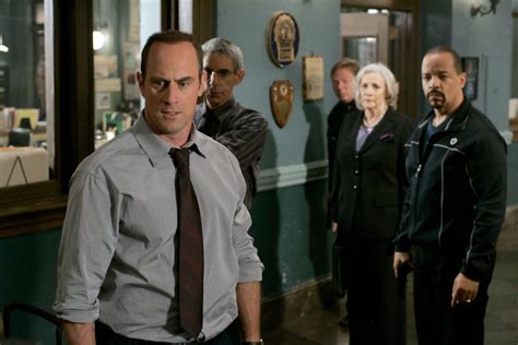 Law And Order Svu Is Back Detective Stabler Returns With Own Spin Off Show