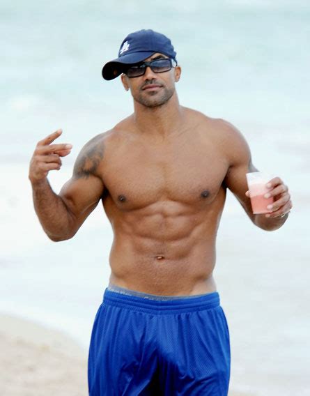 Stop Stare Actor Shemar Moore S Package Hits South Beach
