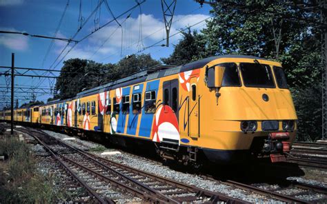 Dutch railways) or ns is the principal passenger railway operator in the netherlands. NEDERLANDSE SPOORWEGEN | Trein, Locomotief, Nederland