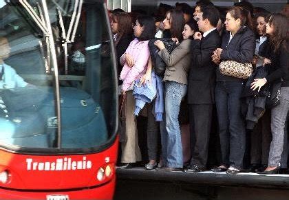 Sobre el video que circula en redes sociales. Transmilenio recargado - Semana.com