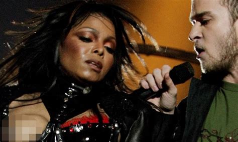 Janet Jackson Wardrobe Malfunction At Super Bowl Cbs Wont Be Fined 550k Daily Mail Online