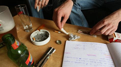 Cannabis La Consommation Remonte Chez Les Jeunes Une Première En 11 Ans