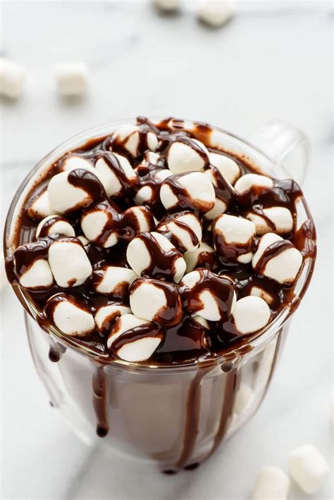 easy homemade hot chocolate {no cocoa powder}