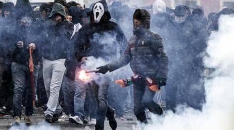 + лацио lazio primavera lazio under 18 lazio under 17 lazio weitere lazio молодёжь. The running battles between Lazio & Roma fans ahead of the ...